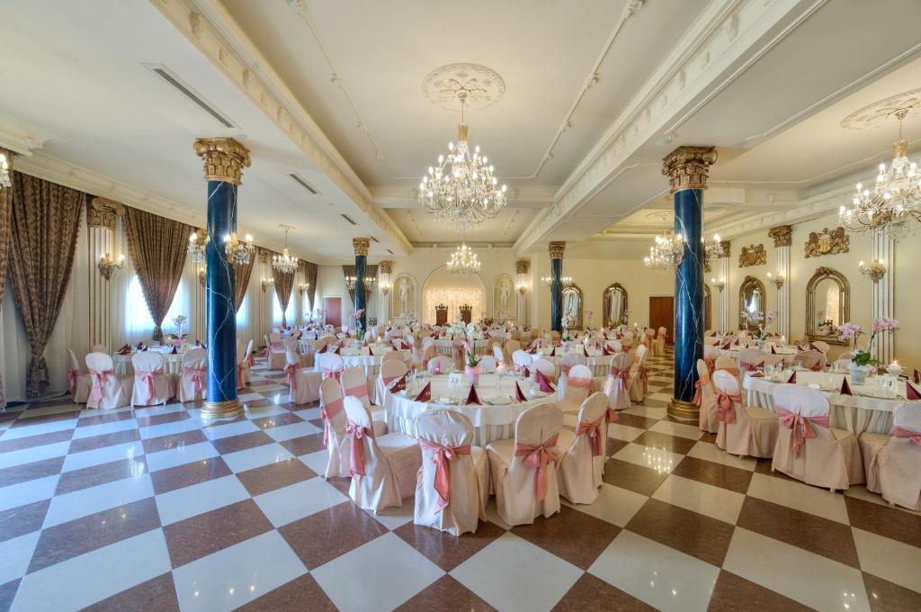 Hotel Krolewski Janów Lubelski Exterior foto